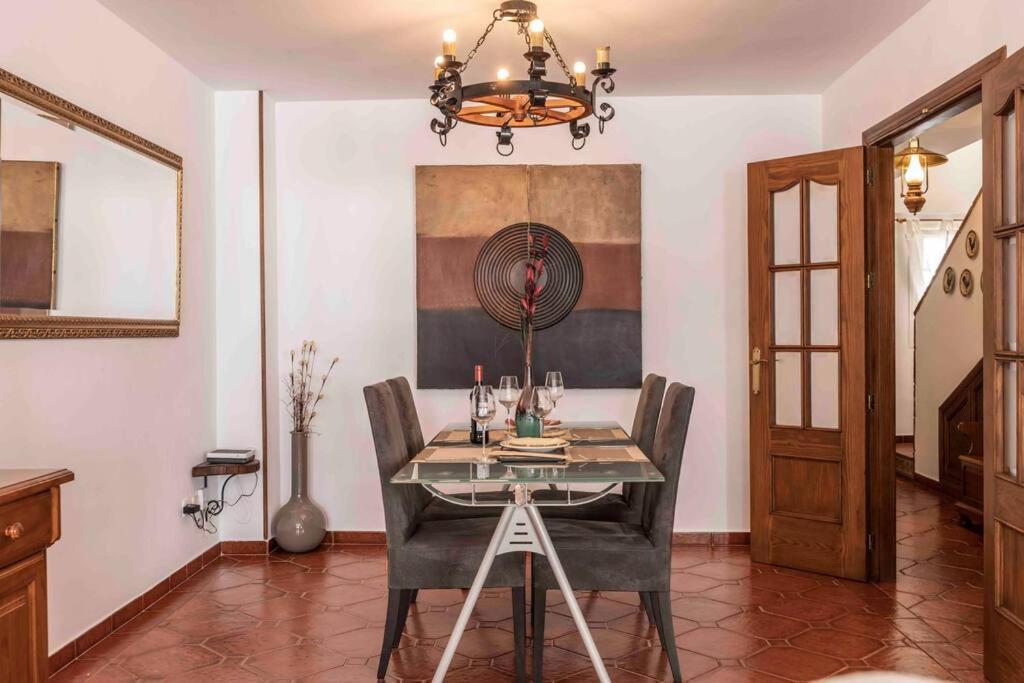 شقة Duplex Tematico Andaluz Con Agradable Terraza - El Mirador De Benahavis 2 المظهر الخارجي الصورة