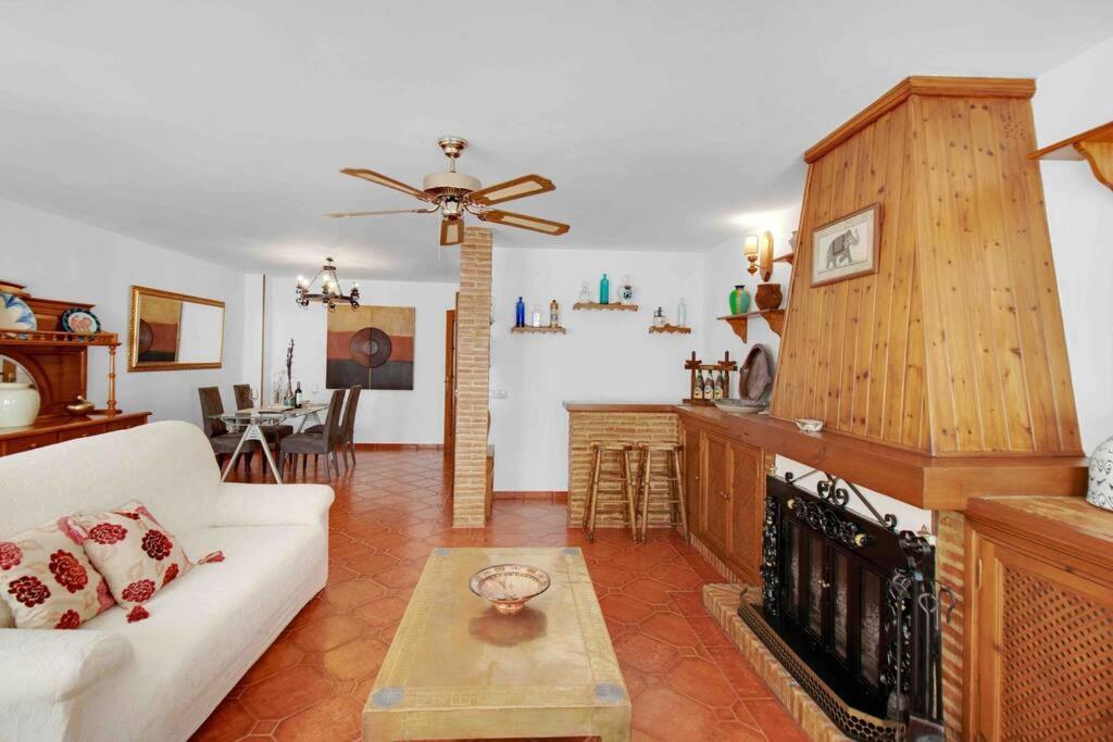 شقة Duplex Tematico Andaluz Con Agradable Terraza - El Mirador De Benahavis 2 المظهر الخارجي الصورة