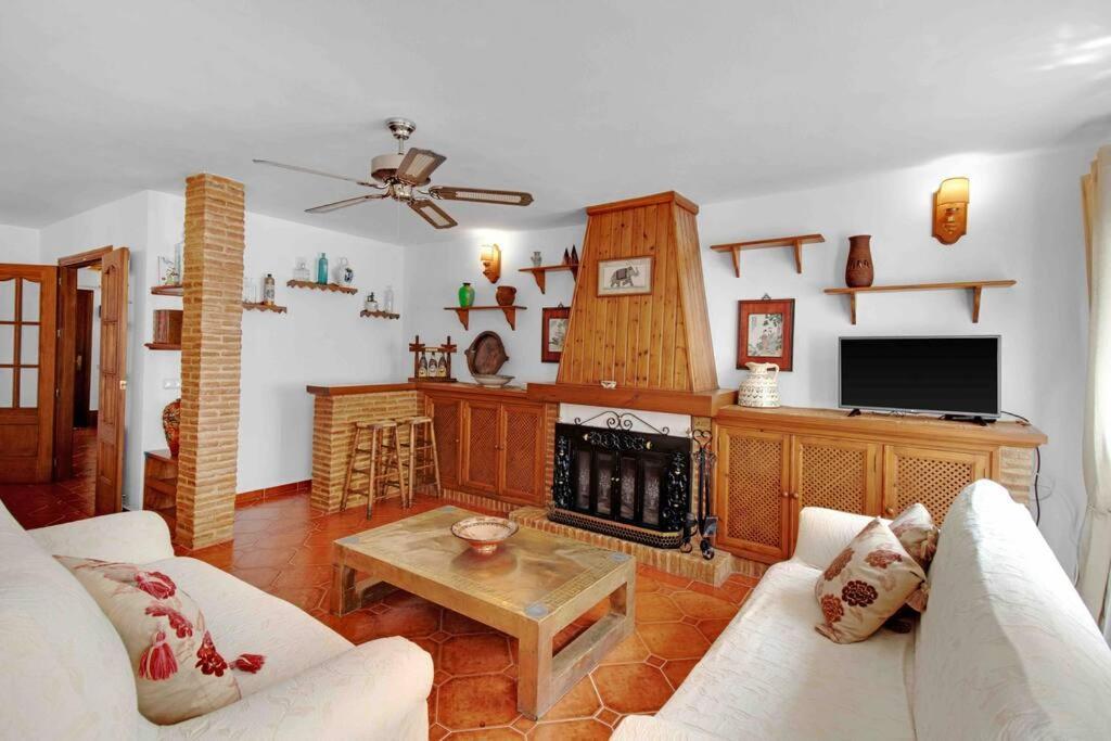 شقة Duplex Tematico Andaluz Con Agradable Terraza - El Mirador De Benahavis 2 المظهر الخارجي الصورة